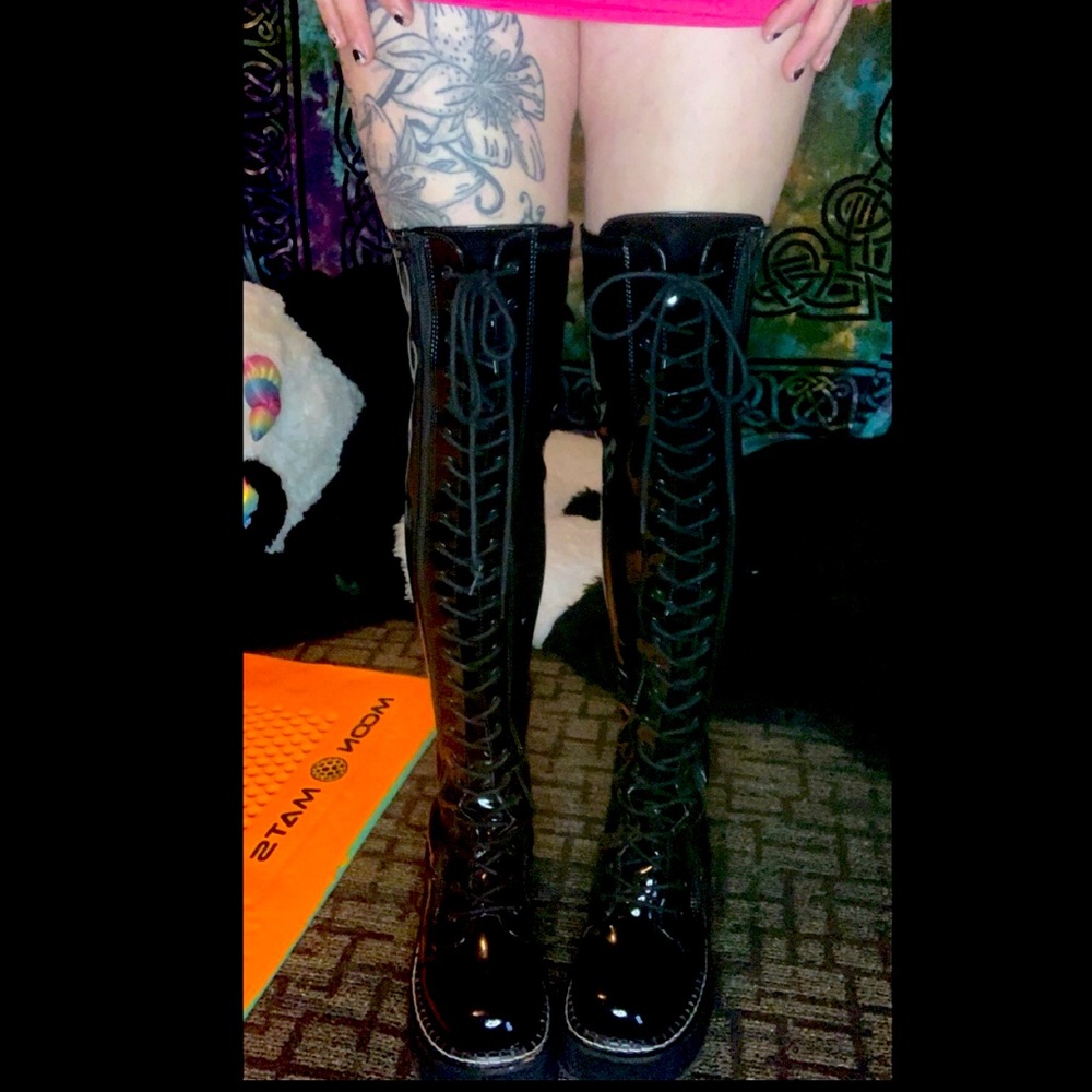 Tall sexy Demonia black boots. ONLY WORN ONCE! Size 8